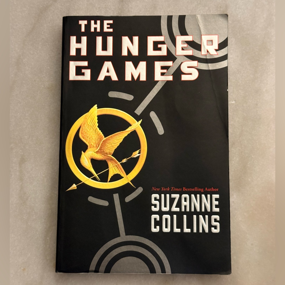 The Hunger Games by Suzanne Collins - Black and Gold Edition